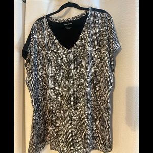 Lane Bryant black and white top. NWT 22/24